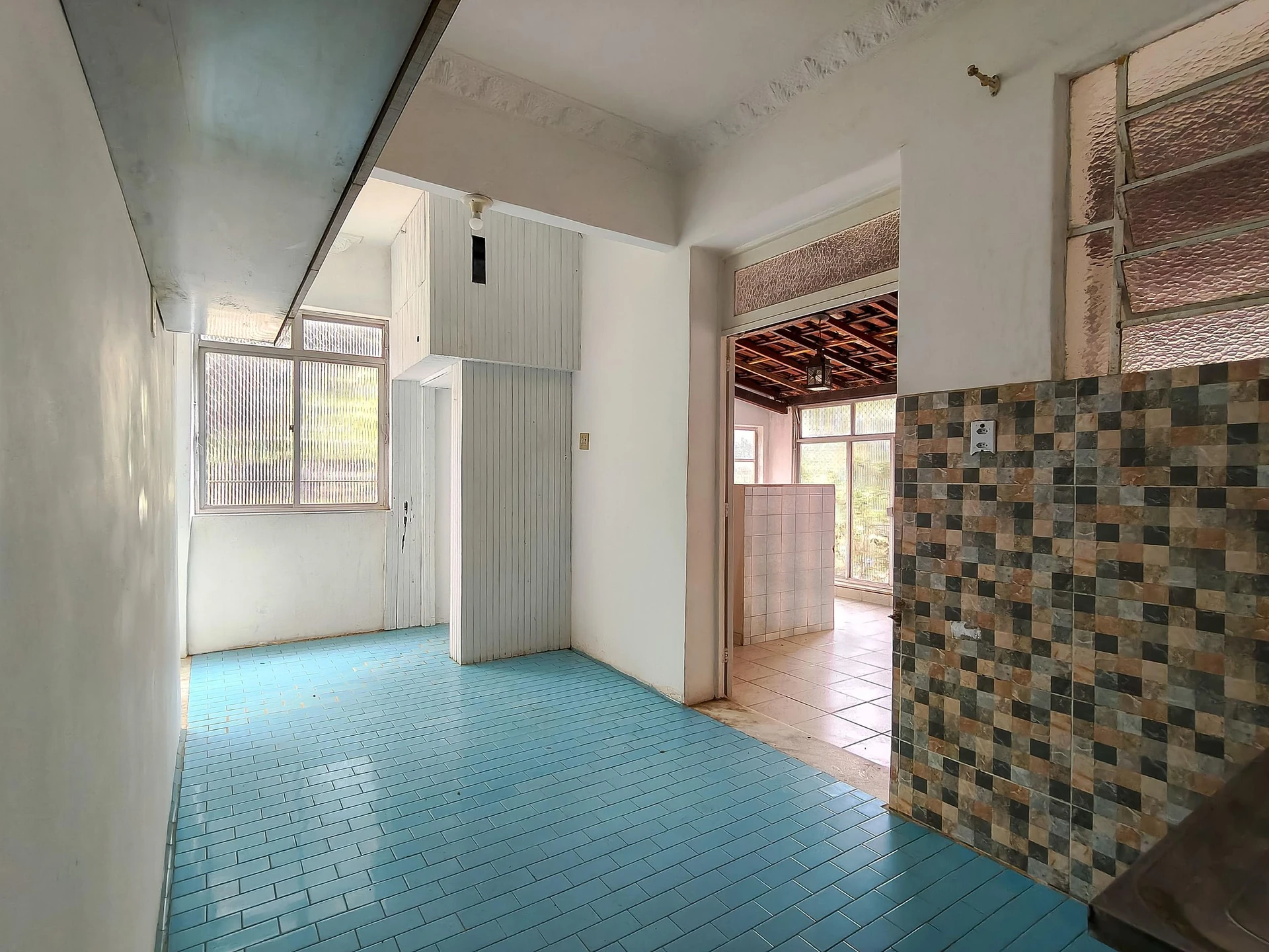 2-bedroom apartment with 2 bathrooms and mountain views — photo 39