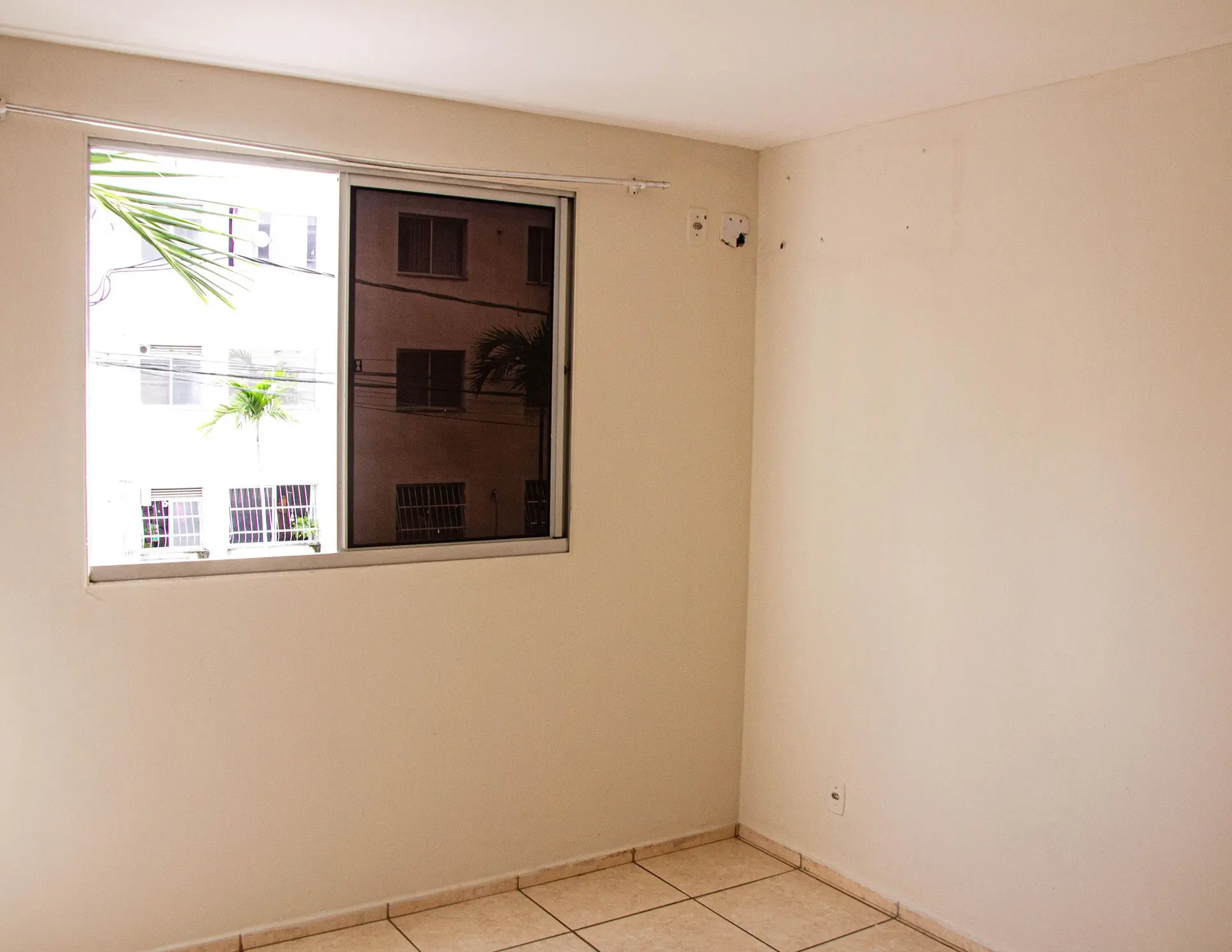 Unfurnished 2-bedroom apartment with 2 bathrooms — photo 12