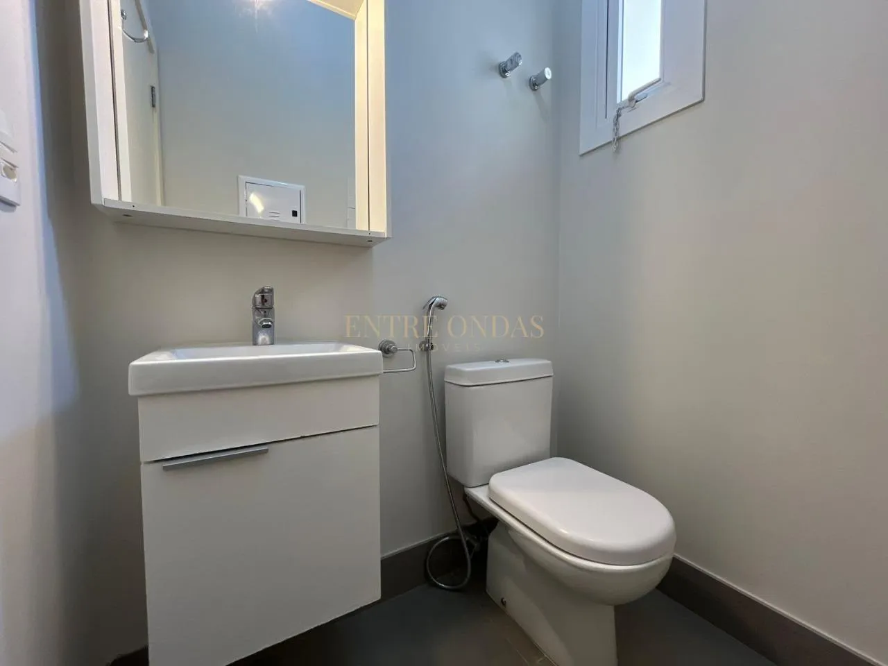 Water view in a 4-bedroom house, 263 m² — photo 54
