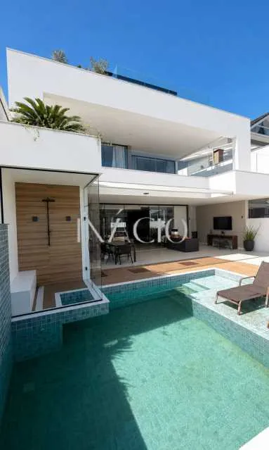 4-bedroom house with floor-to-ceiling windows — photo 7