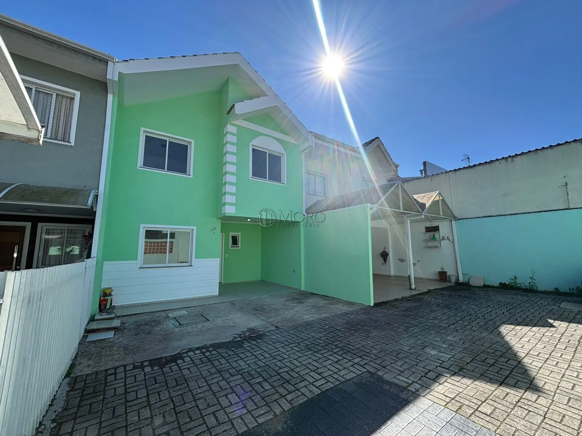 Townhouse with a closed kitchen and 3 bedrooms — photo 7