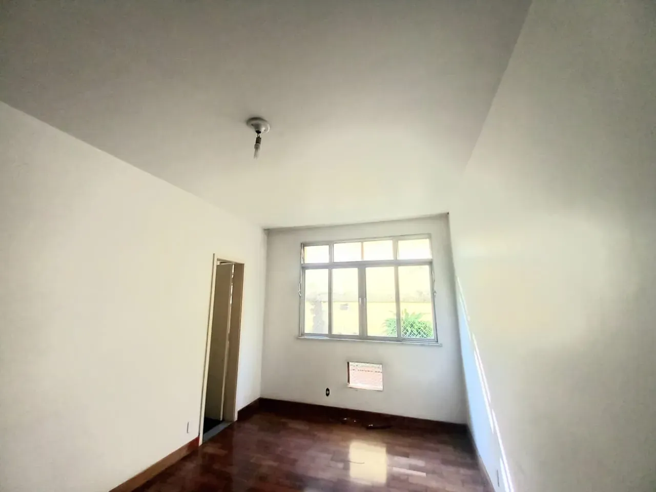 House with 2 bedrooms and 5 bathrooms plus 2 parking spots — photo 8
