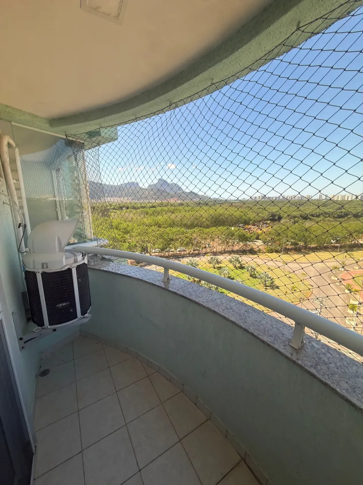 70 m² apartment with 2 suites and private garden — photo 3