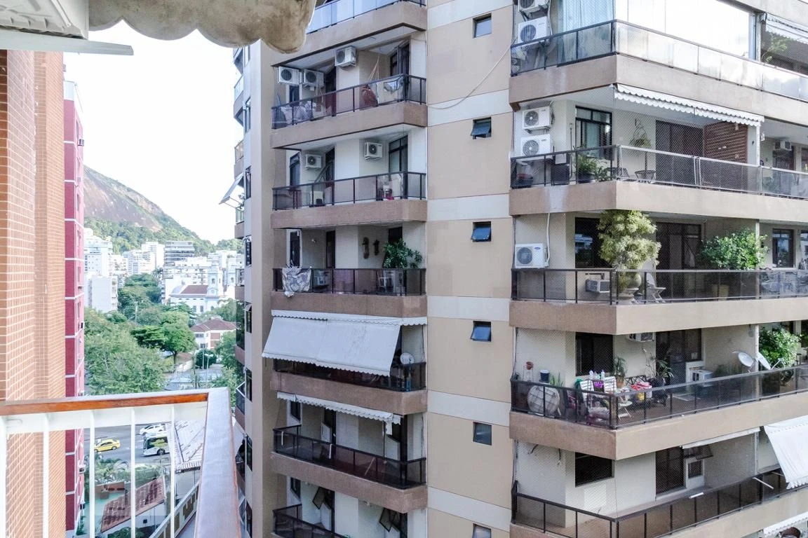 Furnished 2-bedroom apartment with a glassed-in balcony — photo 14