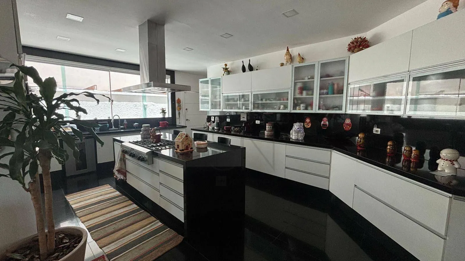 Furnished house 830 m² with 6 bedrooms and open kitchen — photo 13