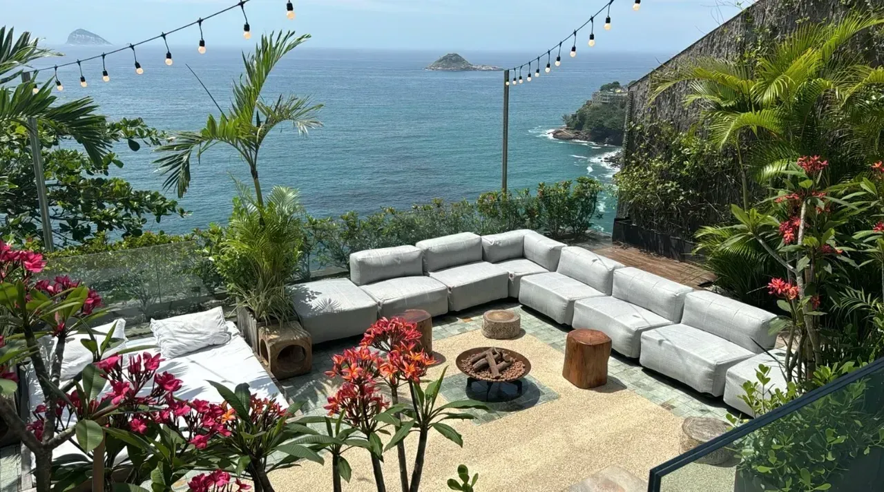 Casa amueblada con 5 dormitorios y vista desde las ventanas — photo 13
