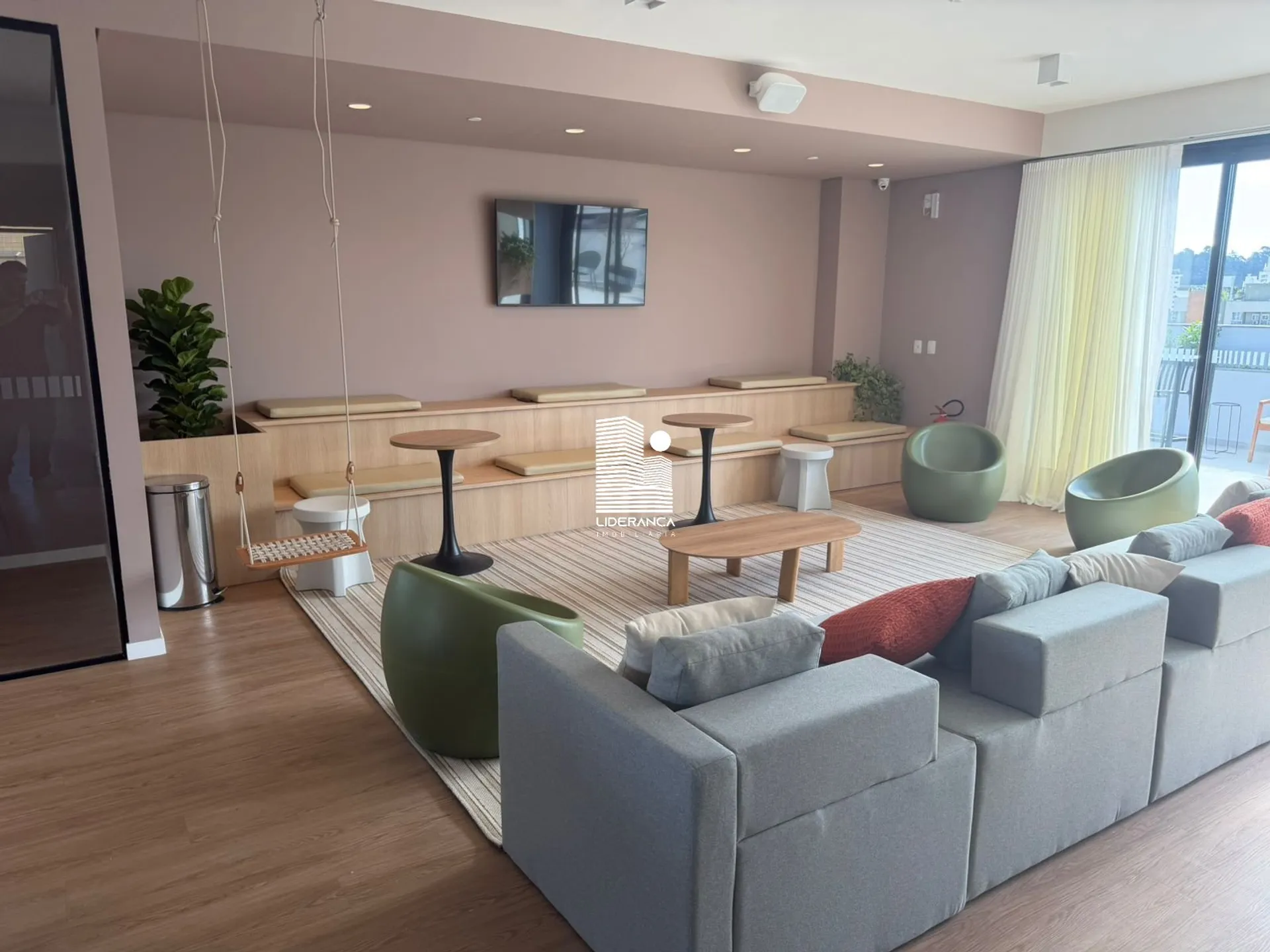 Furnished studio with 24 m², 1 bedroom and 1 bathroom — photo 17