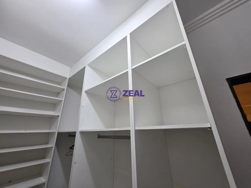 4-bedroom house with a walk-in closet in Rio de Janeiro — photo 23