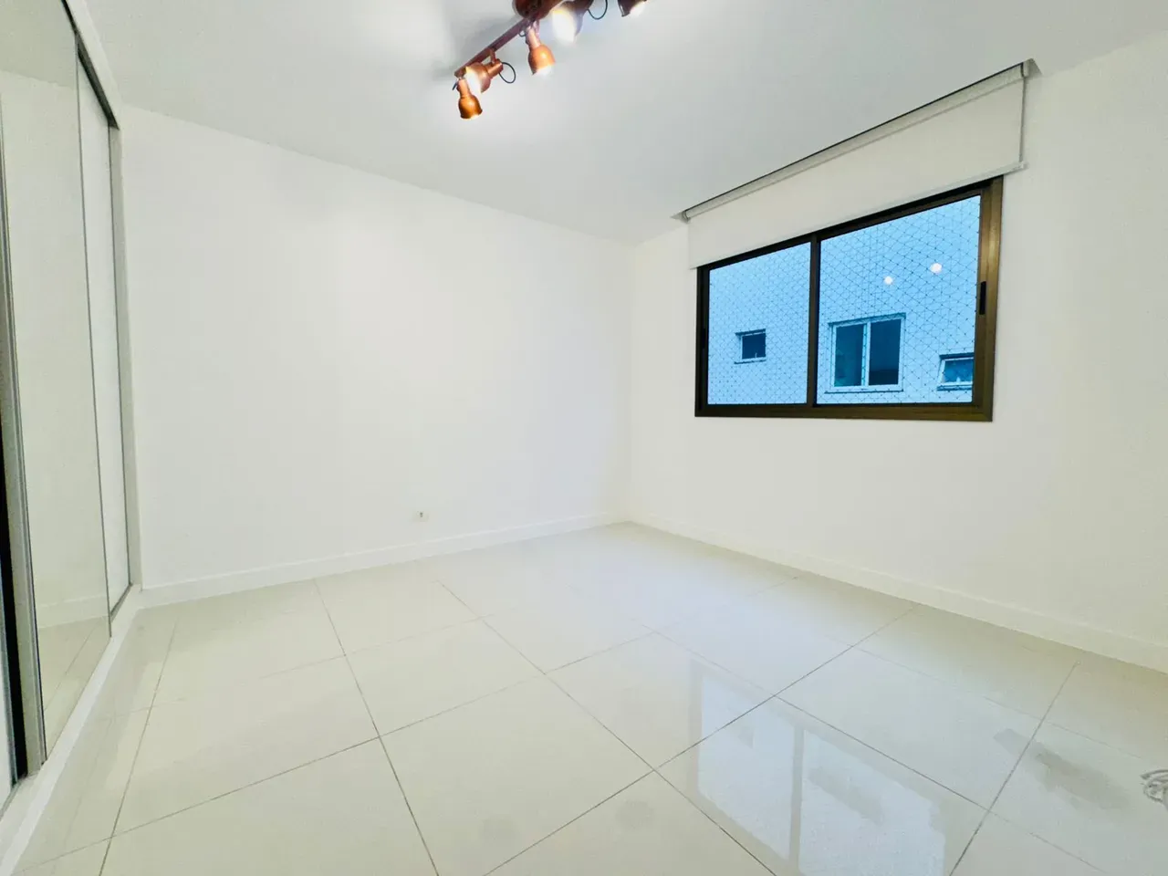 Penthouse with 4 bedrooms and 5 bathrooms plus 4 parking — photo 33