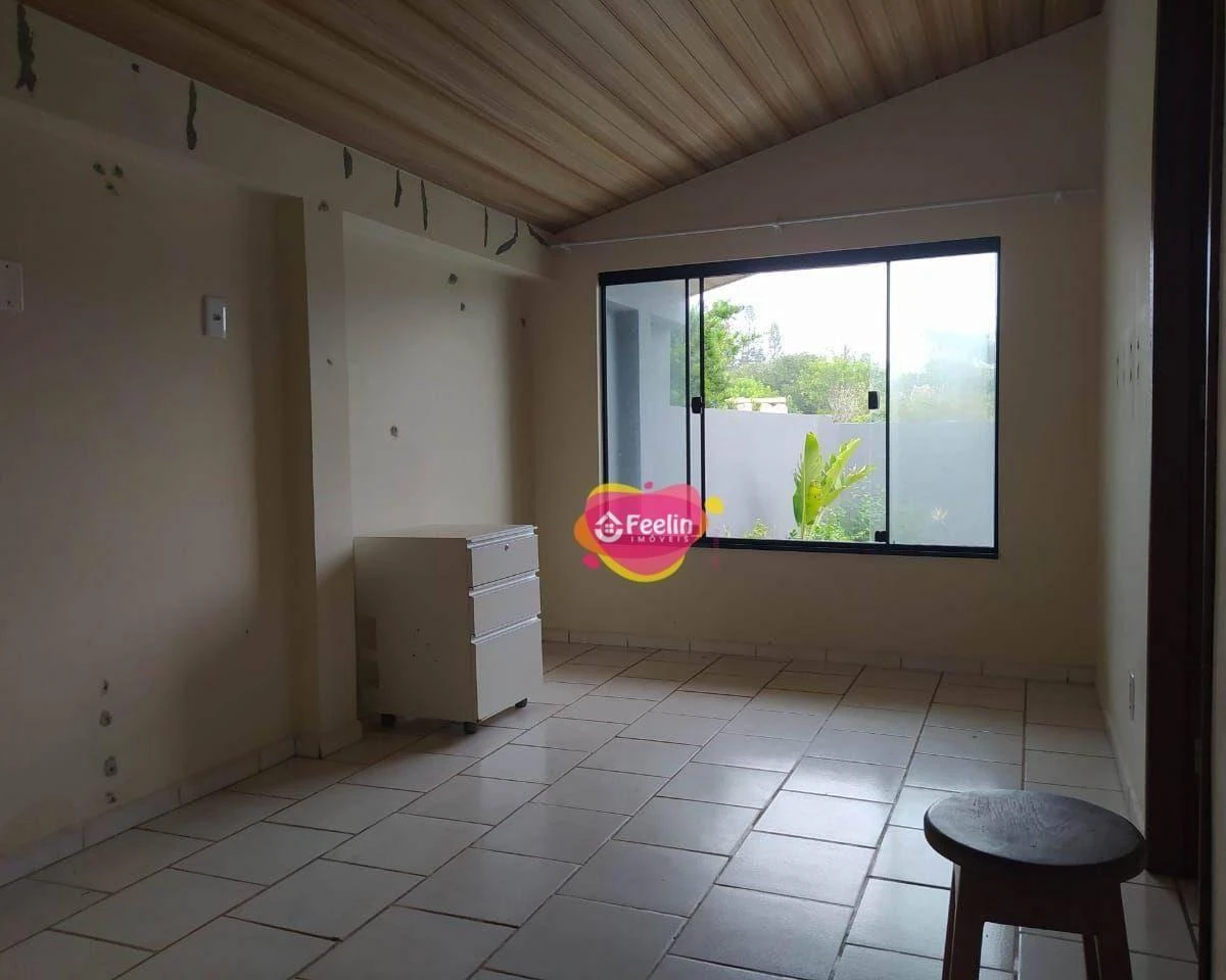 3-bedroom house with a washing machine in Florianópolis — photo 25