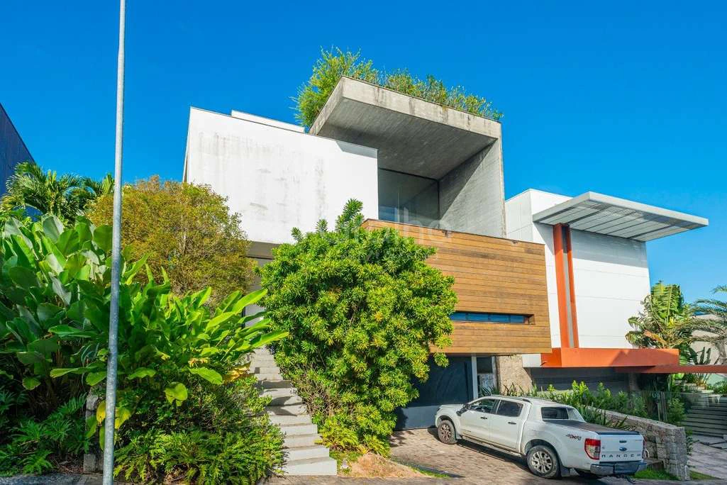 Casa em condomínio fechado com 5 quartos e 621 m² — photo 2