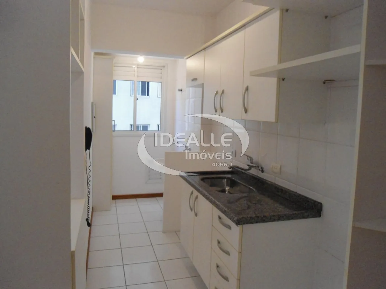1-bedroom apartment with balcony and 58 m² — photo 5