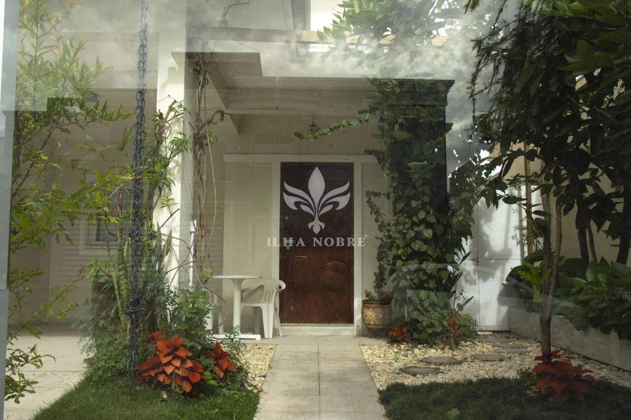 Balcony with a grill in a 3-bedroom house, 129 m² — photo 12