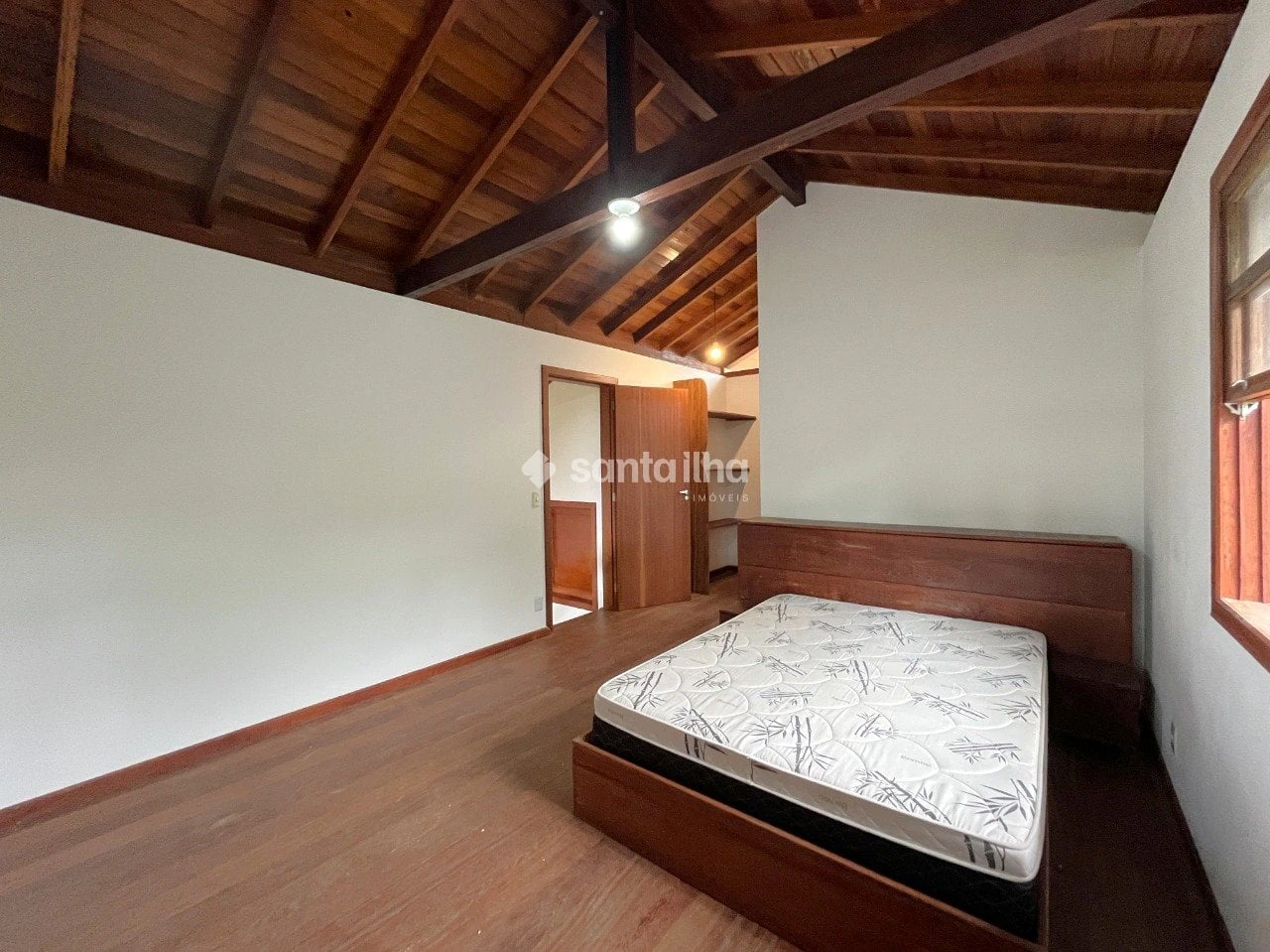 4-bedroom house with a garden — photo 26