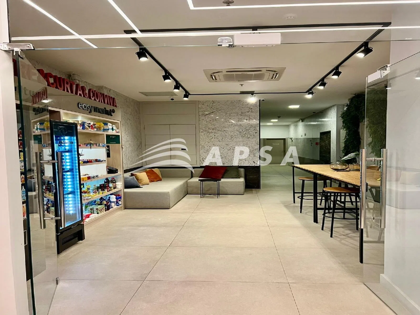 Студия 27 м² со стиральной машиной и панорамными окнами — photo 19