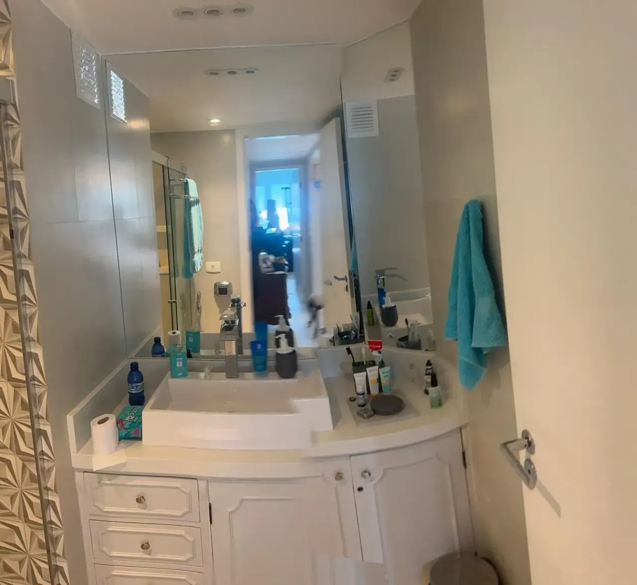 Furnished 2-bedroom apartment with 75 m² and parking — photo 12