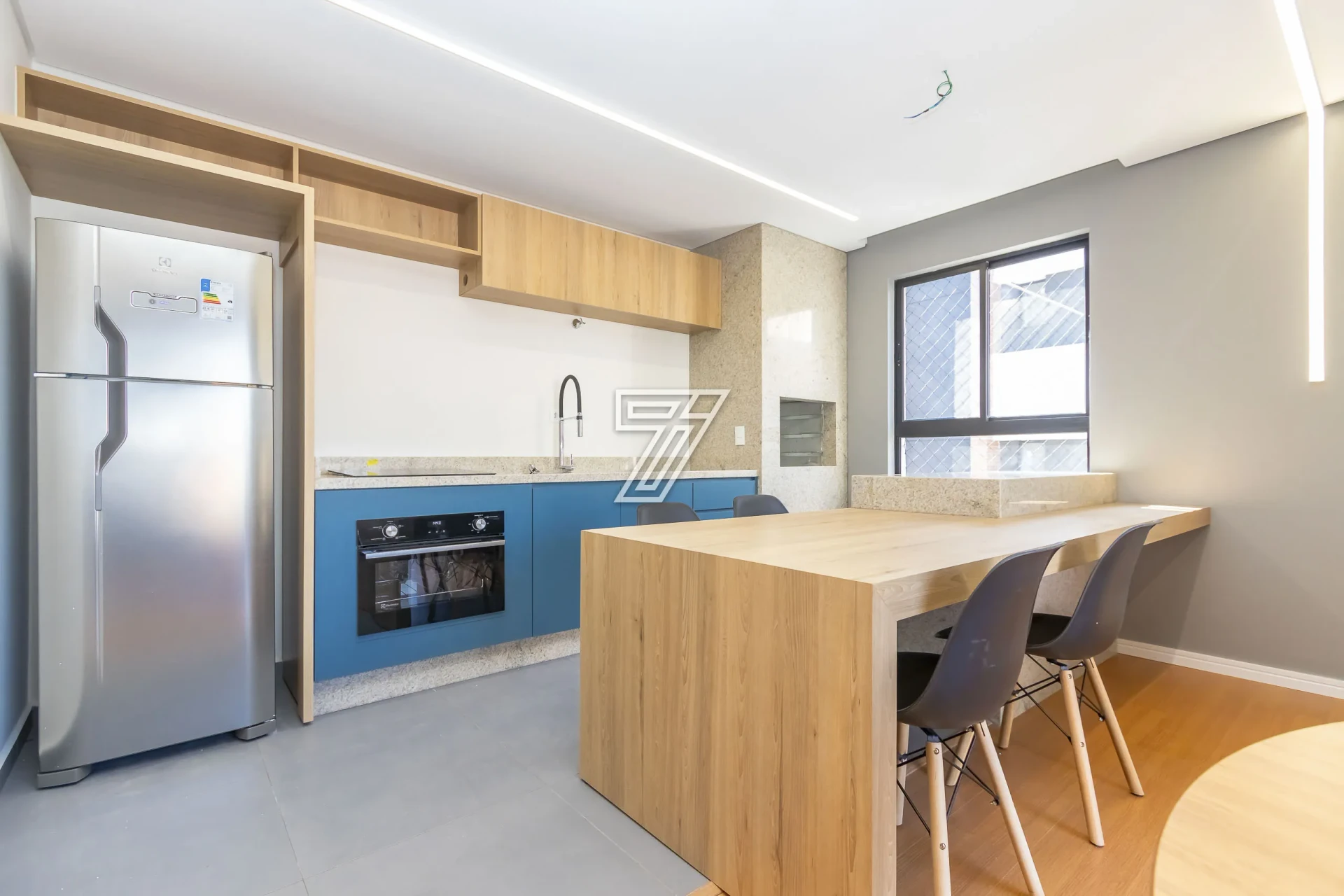 43 m² duplex loft with an open-plan kitchen — photo 25