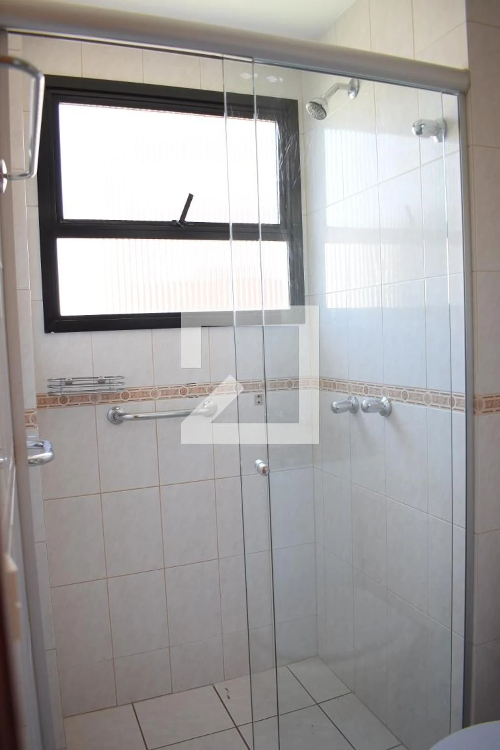 3-bedroom apartment with a washing machine in Curitiba — photo 18