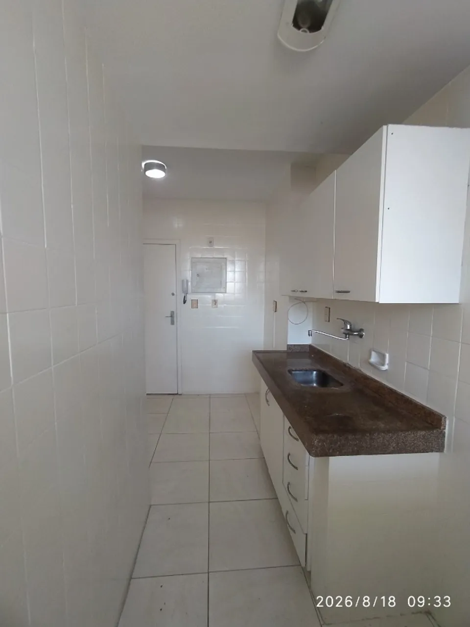 2-bedroom apartment with 2 bathrooms and a balcony — photo 7