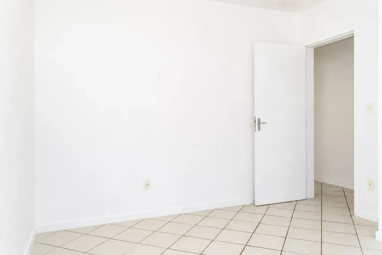 2-bedroom apartment with a washing machine in Florianópolis — photo 9