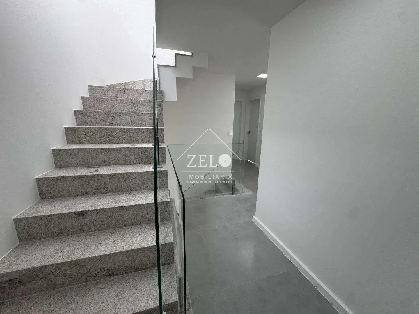 Casa com 4 quartos e 4 banheiros, cozinha integrada — photo 18