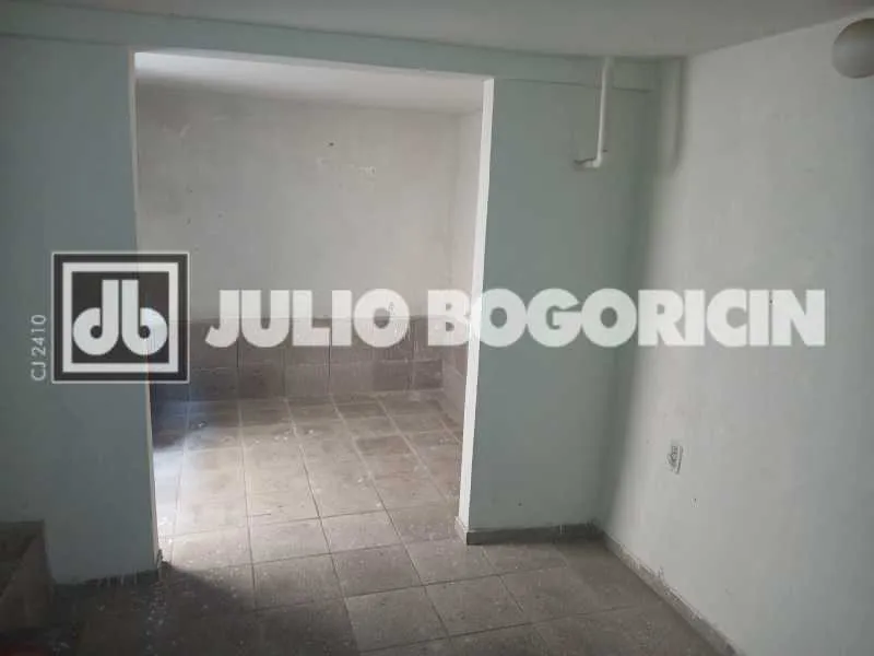 Unfurnished apartment with 6 bedrooms and 3 bathrooms — photo 20