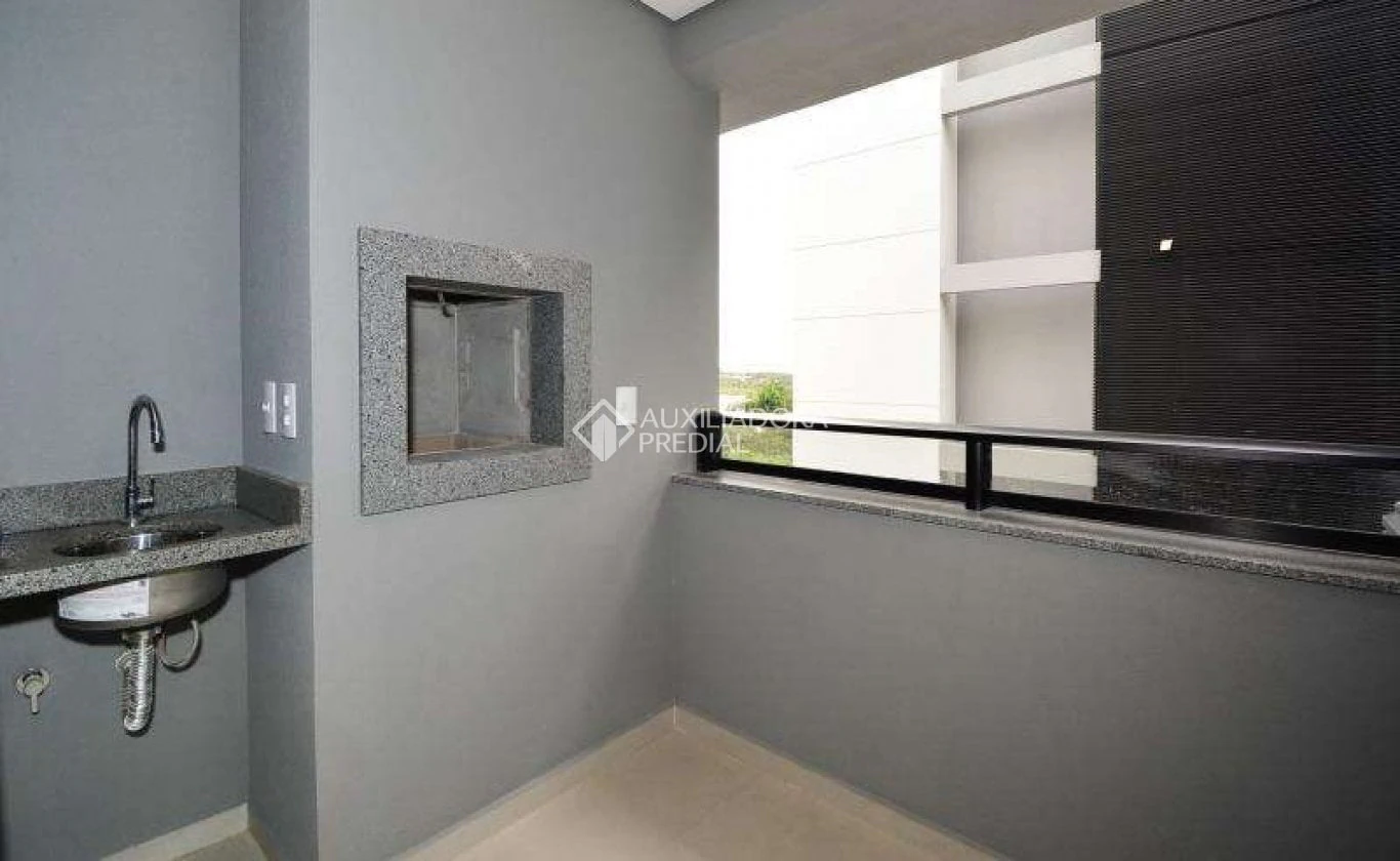 2-bedroom apartment in a building with a gym — photo 8