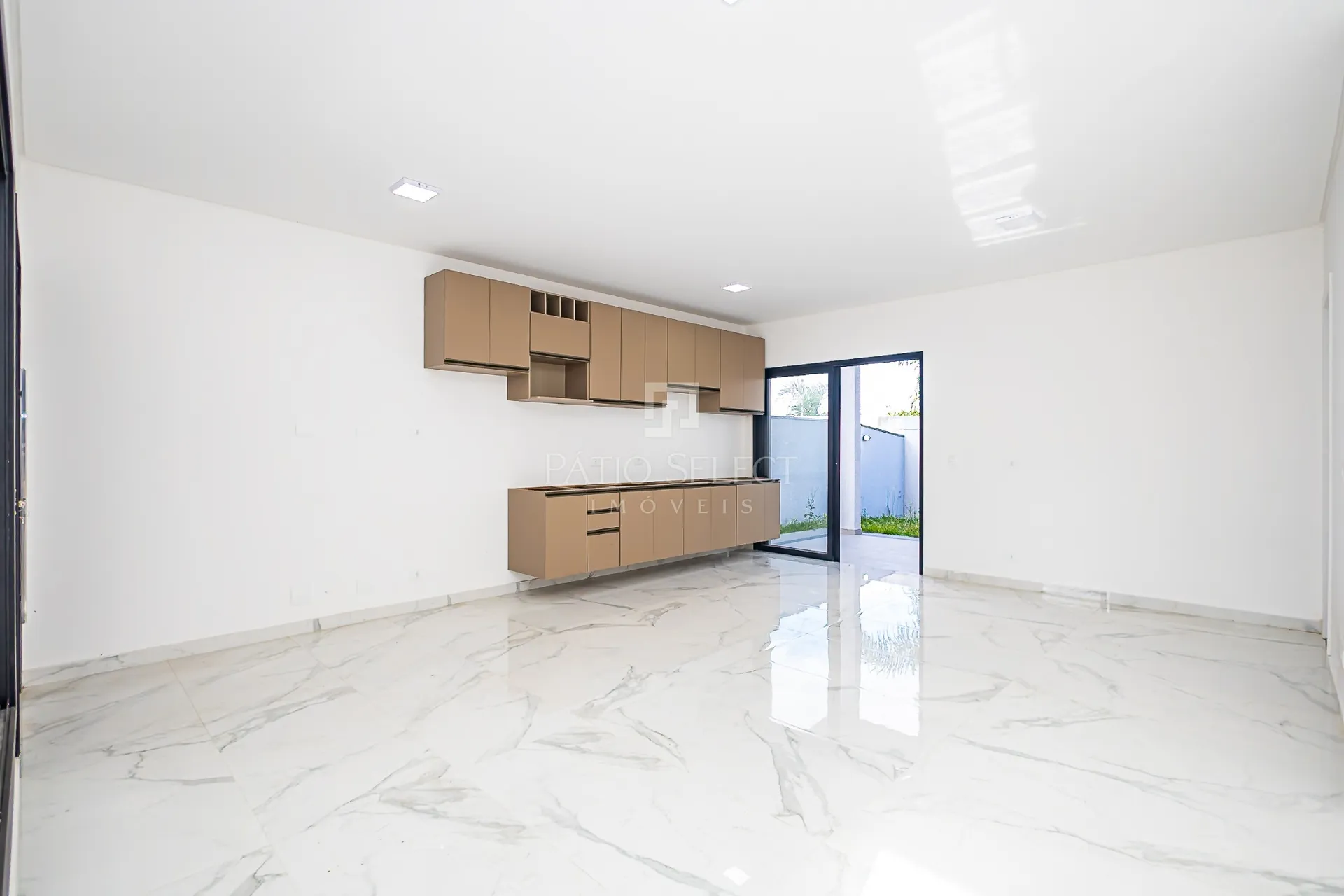 Casa de 181 m² com varanda gourmet e closet — photo 8