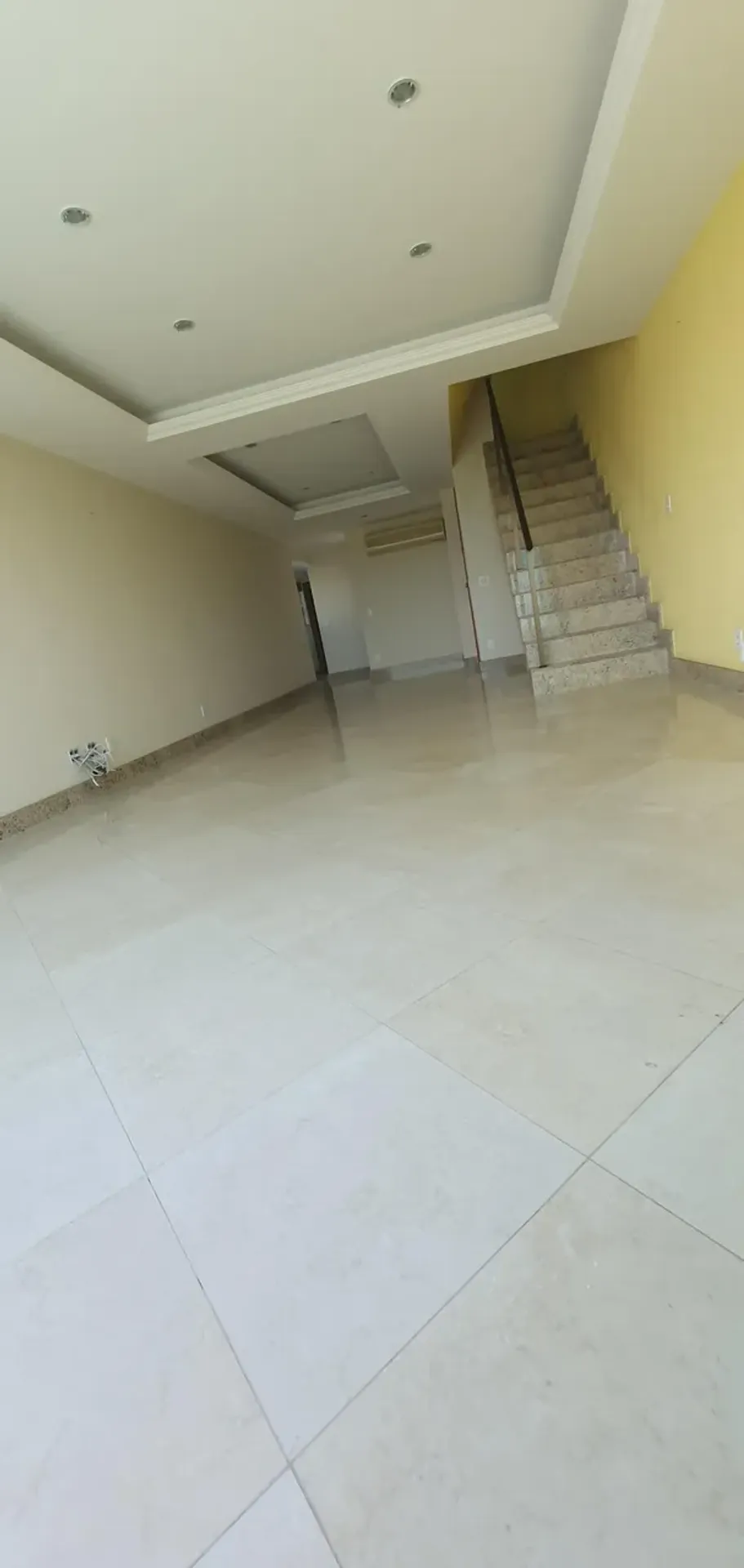 Duplex penthouse with 381 m² and a built-in grill balcony — photo 16