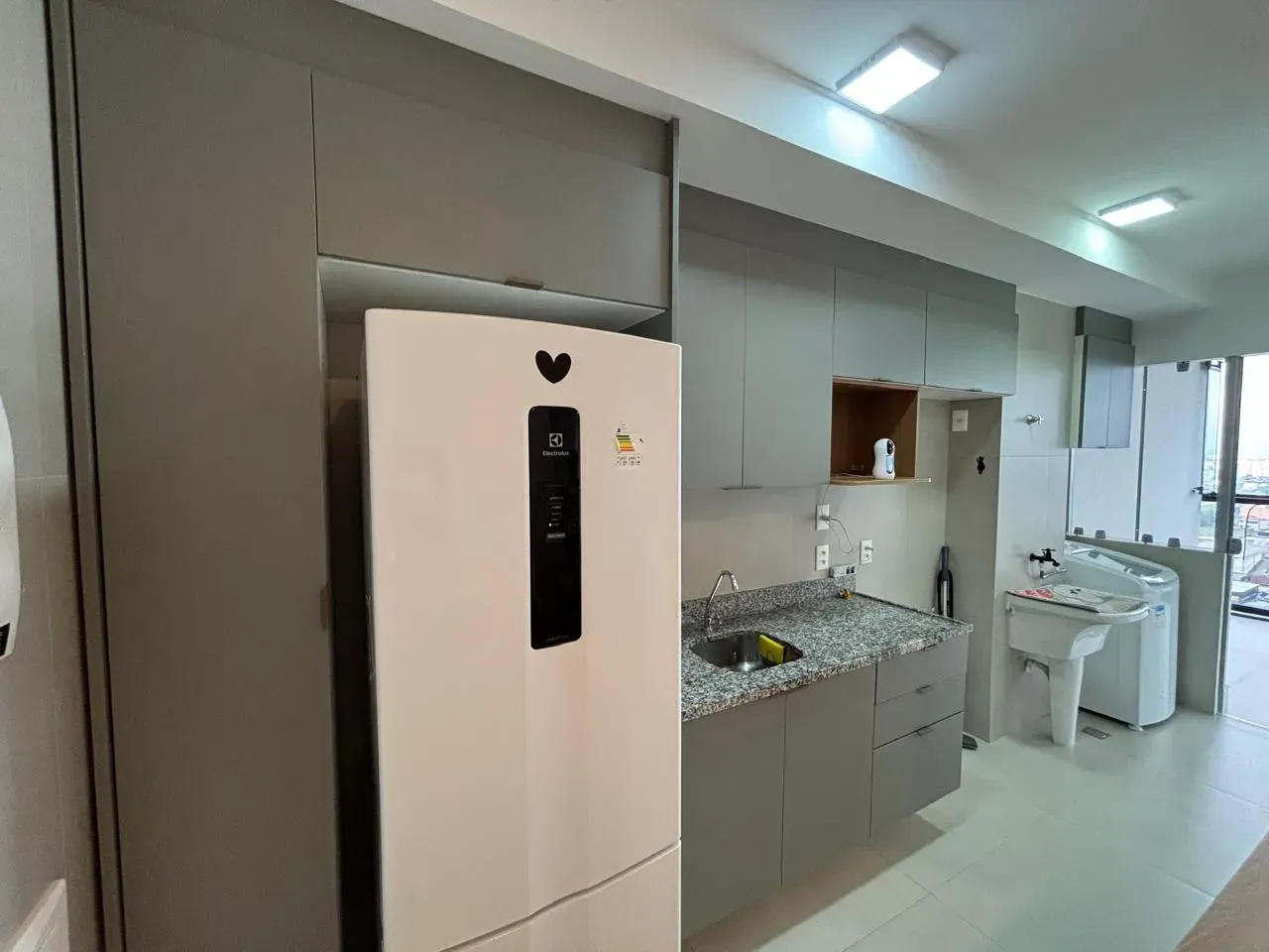 Квартира 83 м² з панорамними вікнами та заскленим балконом — photo 2
