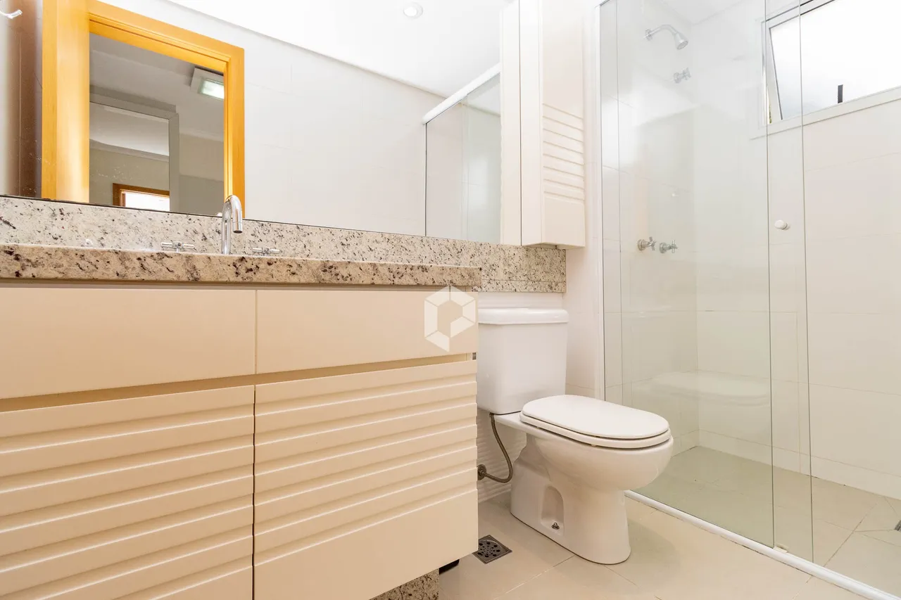 2-bedroom apartment with en-suite and balcony grill — photo 12