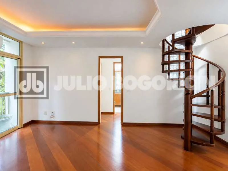 3-bedroom apartment with a park view in Rio de Janeiro — photo 23