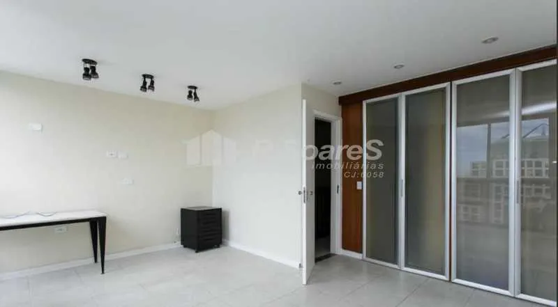 217 m² duplex with 3 en-suite bedrooms and 2 parking spots — photo 12