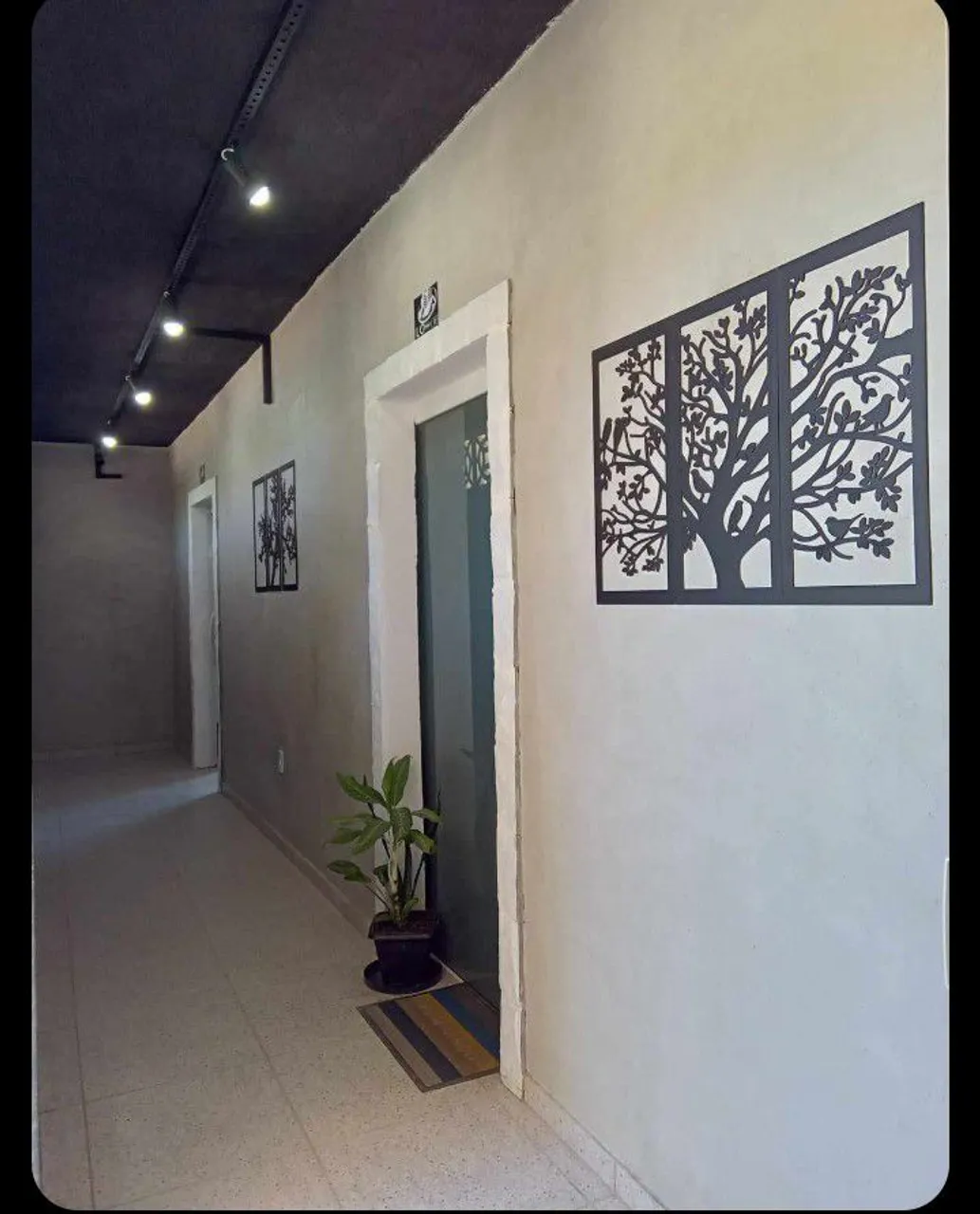 Apartamento com cozinha integrada e sala em plano aberto — photo 15