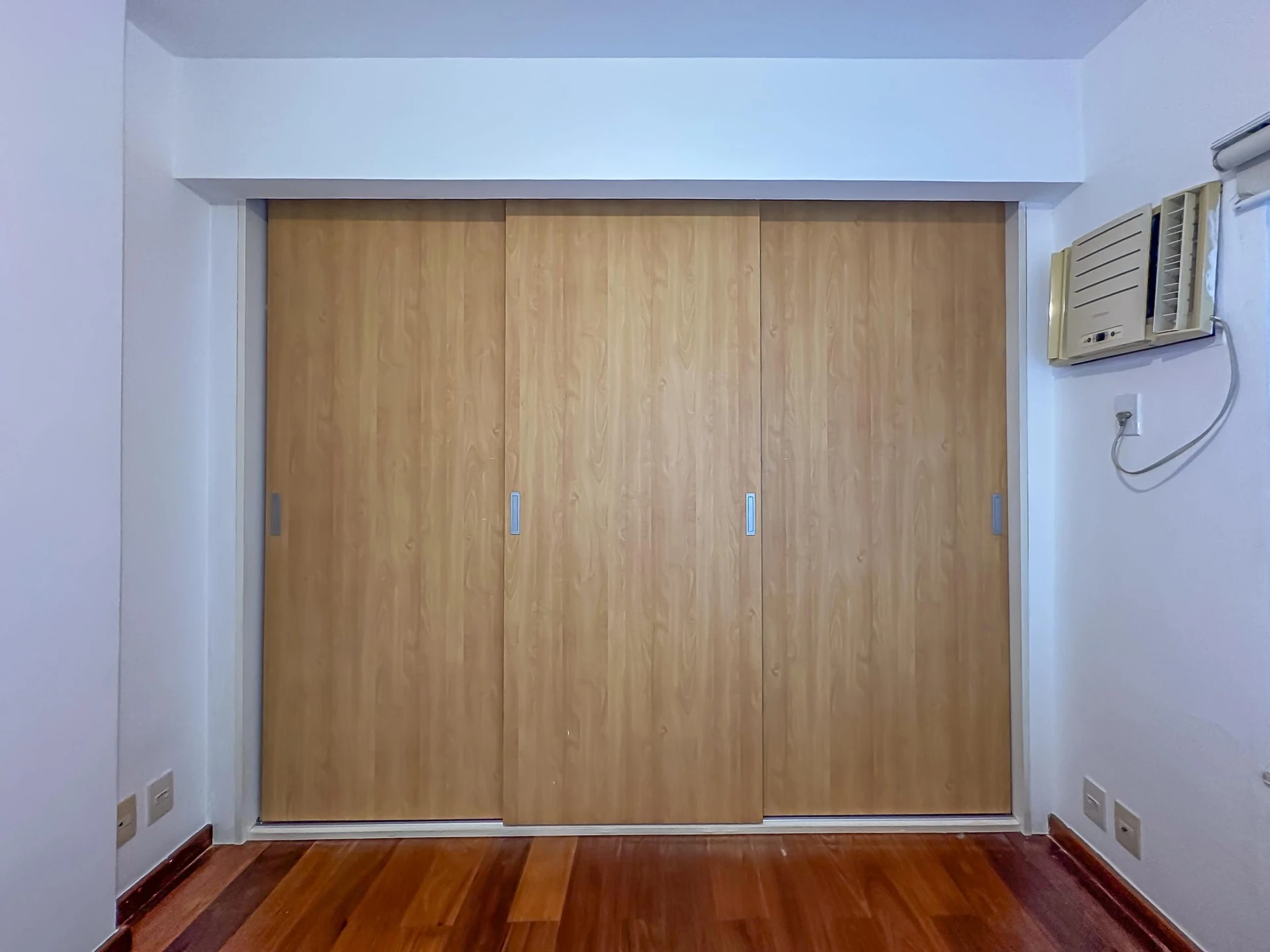 Furnished 2-bedroom apartment with open views — photo 10
