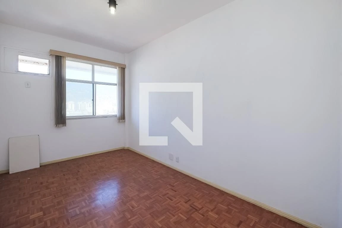 3-bedroom apartment with a mountain view in Rio de Janeiro — photo 33