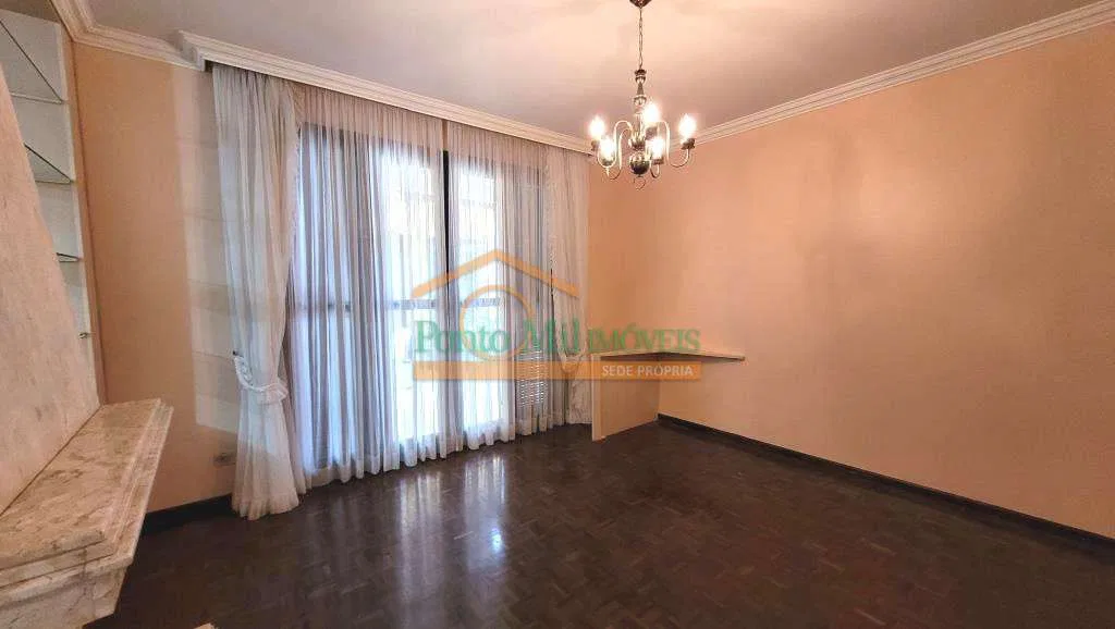 House with 3 bedrooms, 330 m² and 2 parking spaces — photo 13