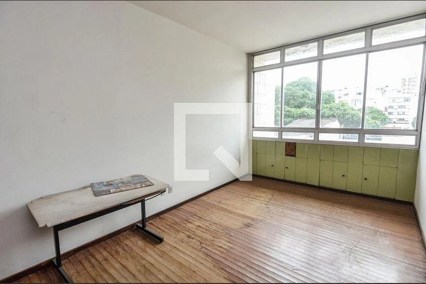 1000 m² house with 6 bedrooms and 1 en-suite — photo 4