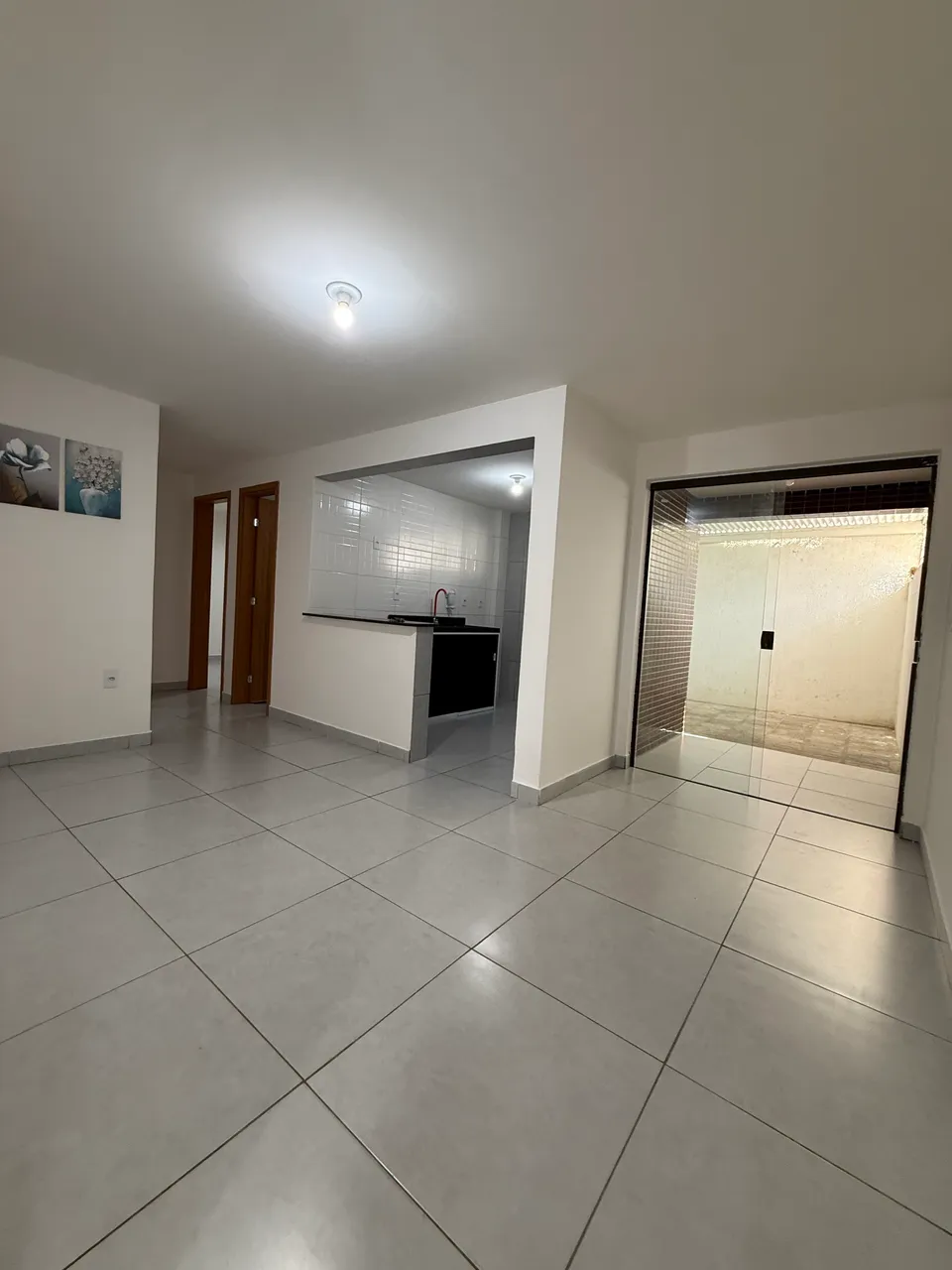 Unfurnished apartment with 2 bedrooms and a balcony — photo 13