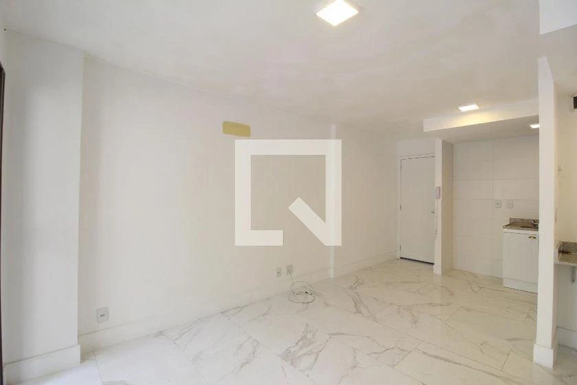 Студия 40 м² со стиральной машиной и застеклённым балконом — photo 20