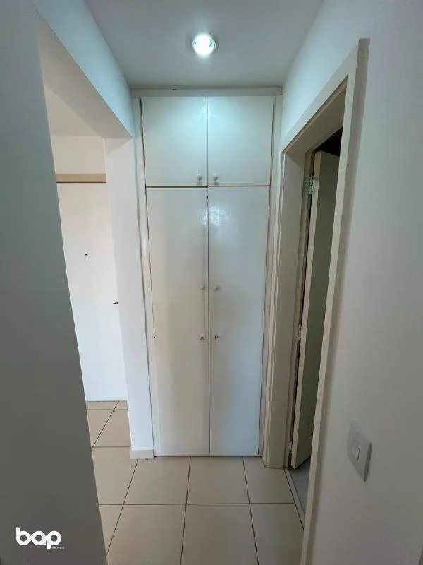 One-bedroom apartment with a mountain view — photo 11