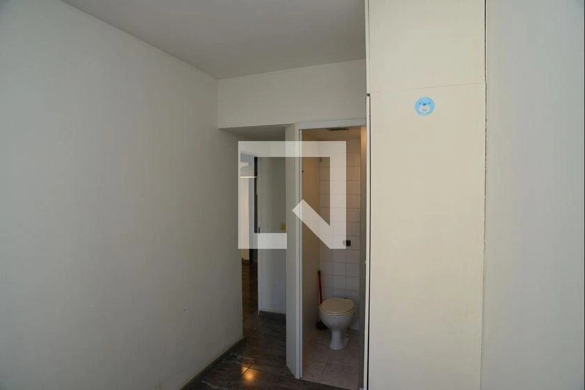 82 m² rental apartment with 2 bedrooms and enclosed balcony — photo 31