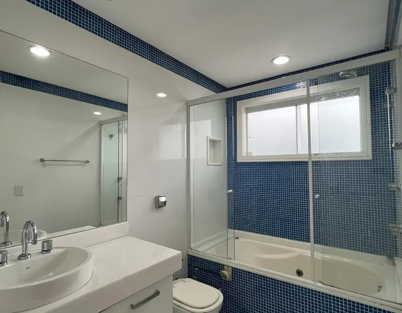 House with 5 bedrooms and 5 bathrooms, 830 m² — photo 23