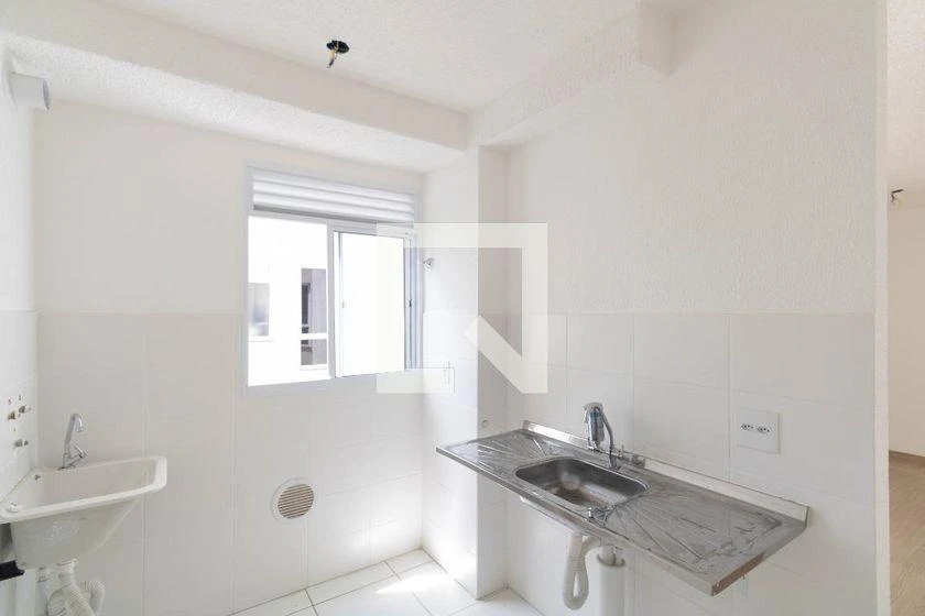 2-bedroom apartment with wood or laminate floors — photo 13