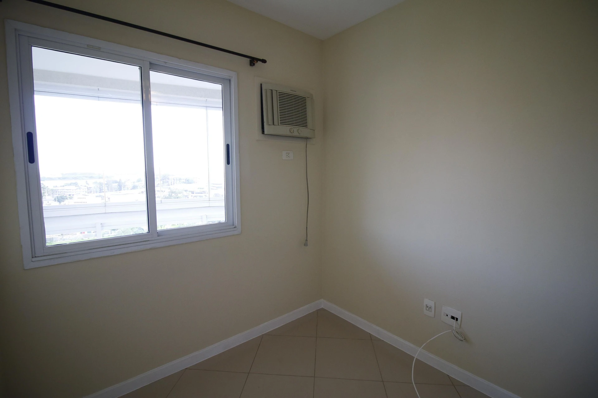 Робоче місце та 3 спальні: квартира 102 м² — photo 22