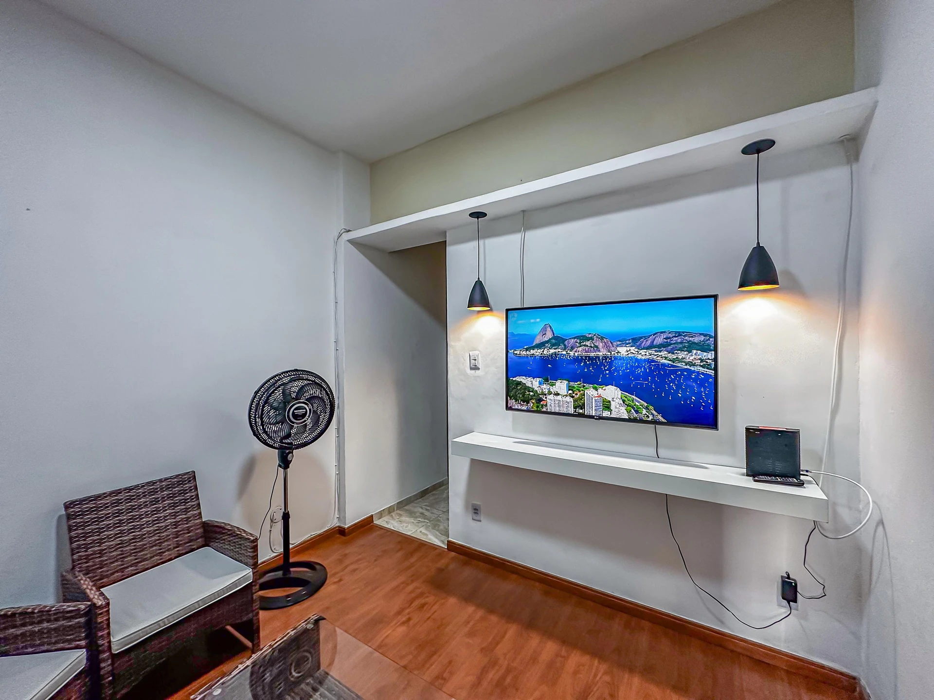 Furnished 1-bedroom apartment with washing machine — photo 8