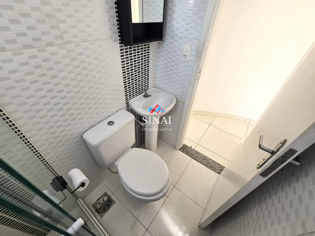 Apartamento com 2 quartos e cozinha com fogão a gás — photo 6