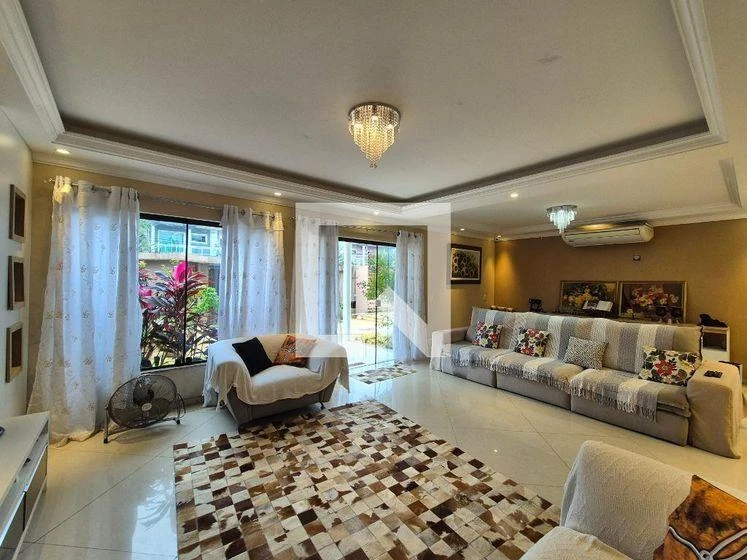 Furnished house, 400 m², with a glass-enclosed balcony — photo 23