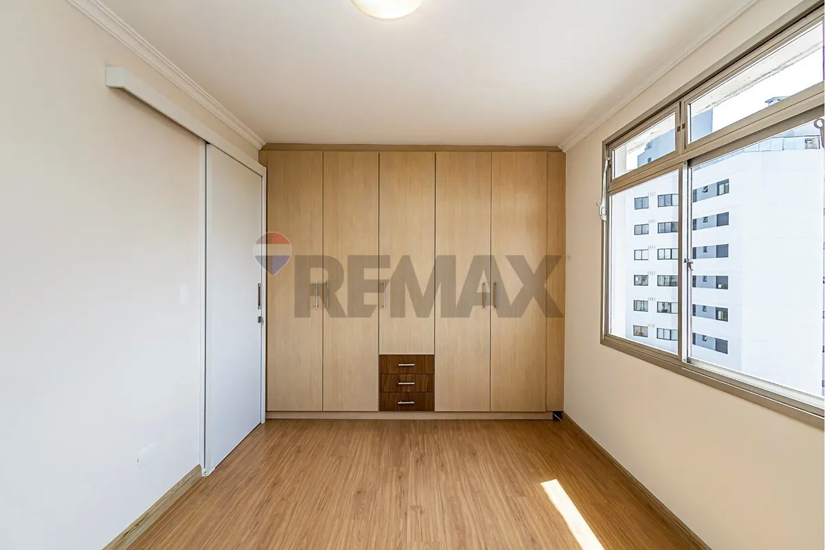 Wood or laminate floors in a 2-bedroom apartment, 70 m² — photo 10