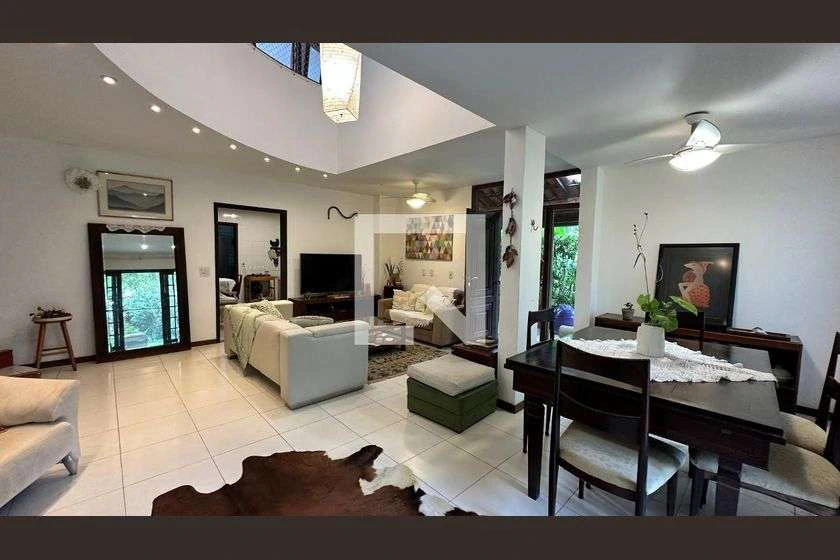 Casa com 5 quartos e cozinha aberta de 300 m² — photo 8